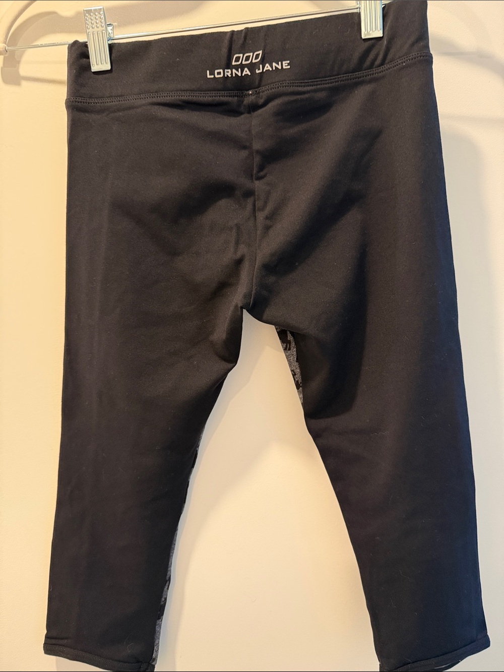 Lorna Jane Gray & Black Unicorn Print Leggings - Picture 3 of 3